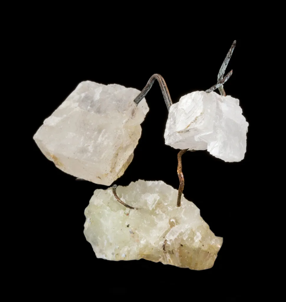 Copper (Wires) in Calcite - image 2