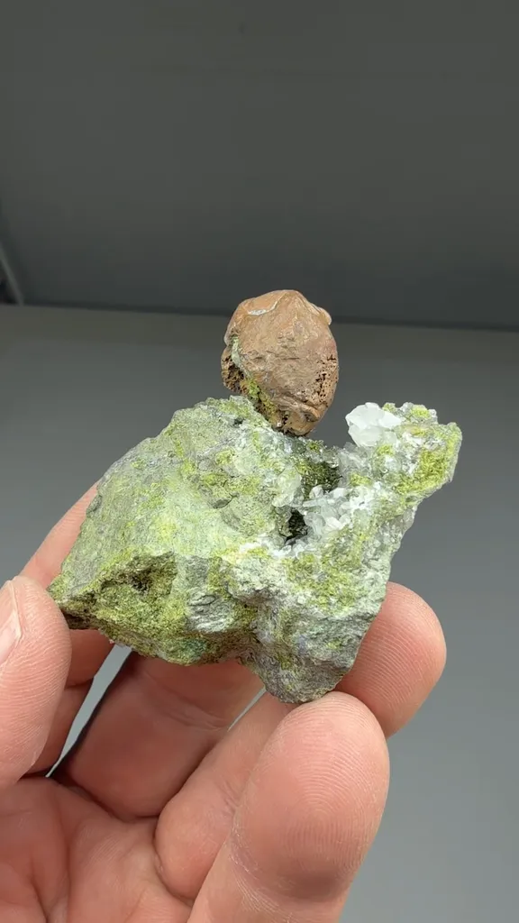 Copper with Epidote - image 2