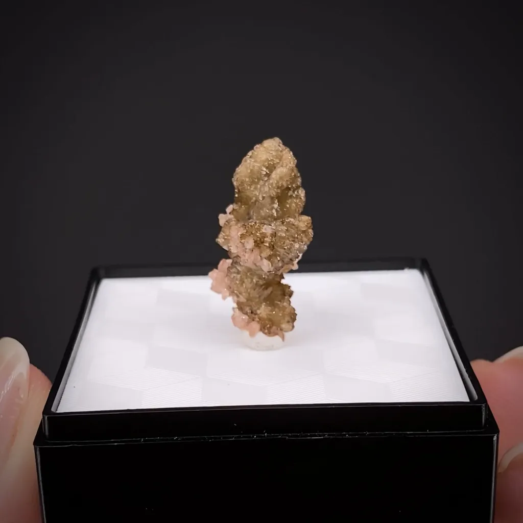 Correianevesite with Hureaulite - image 2
