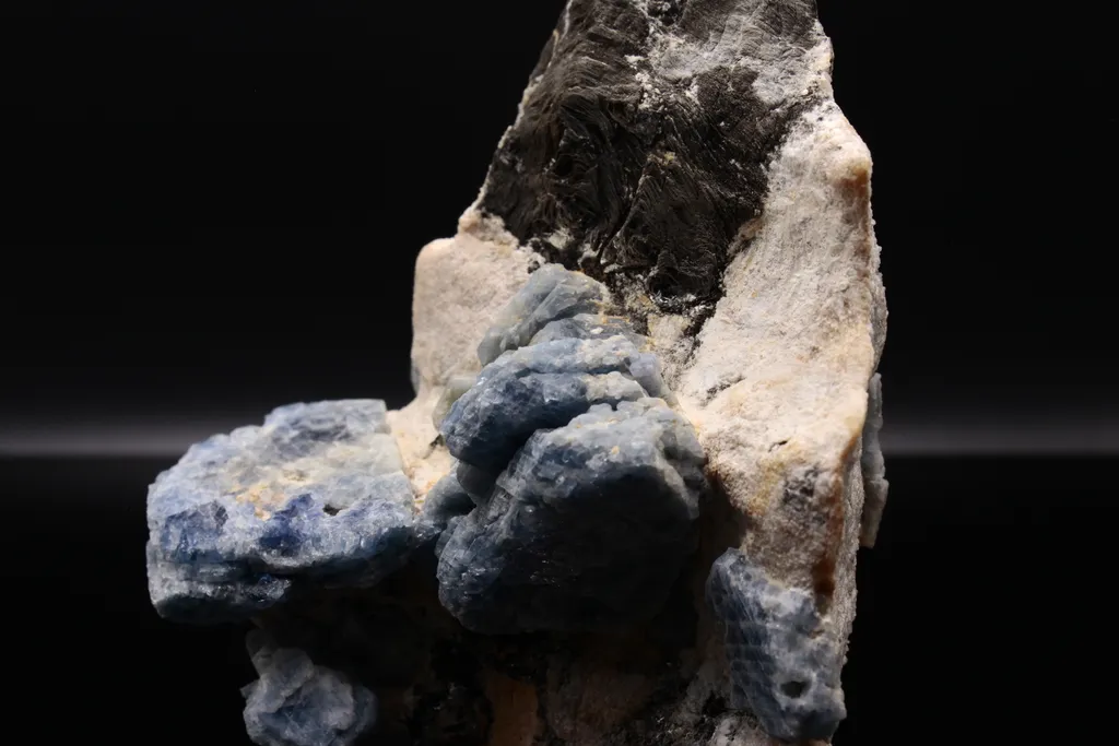 Corrundum and Biotite - image 5