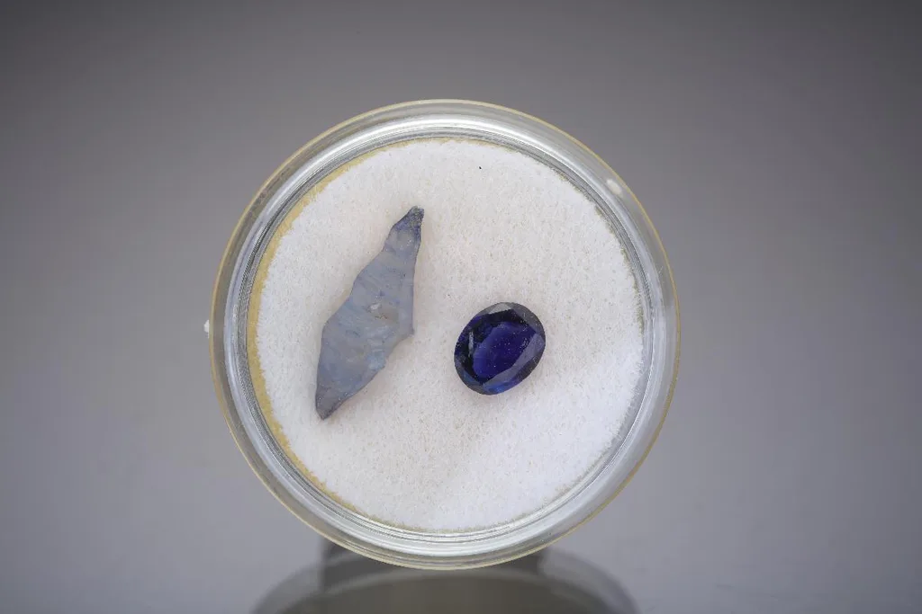 Corundum image