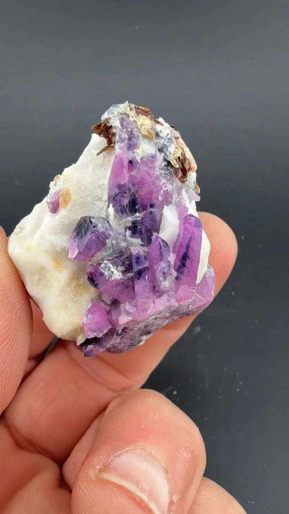 Corundum - image 2