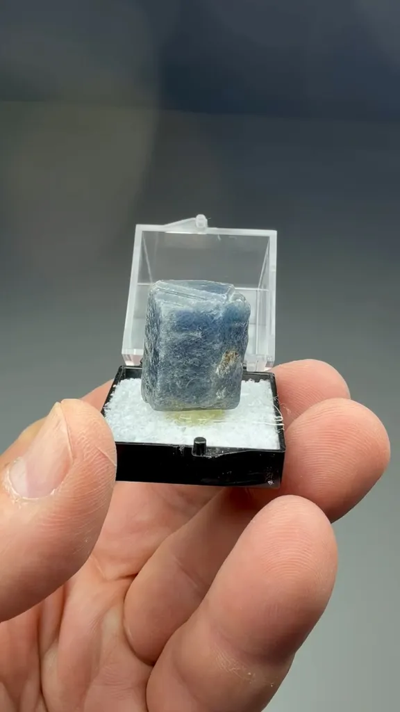 Corundum - image 2