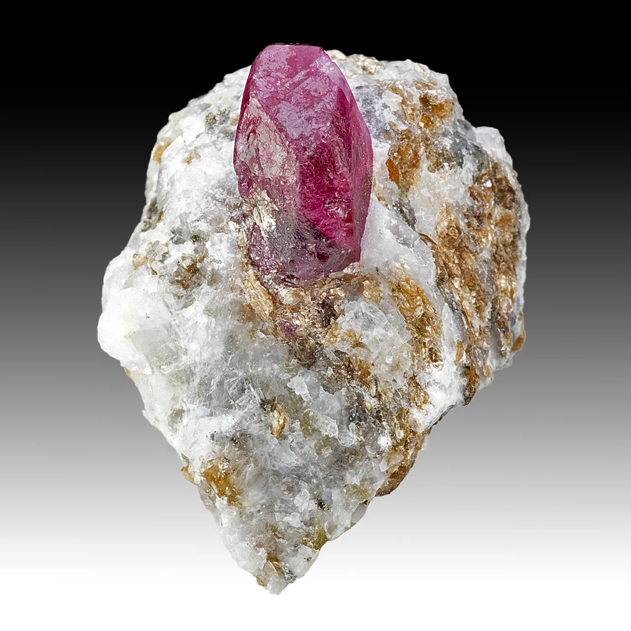 Corundum - image 1