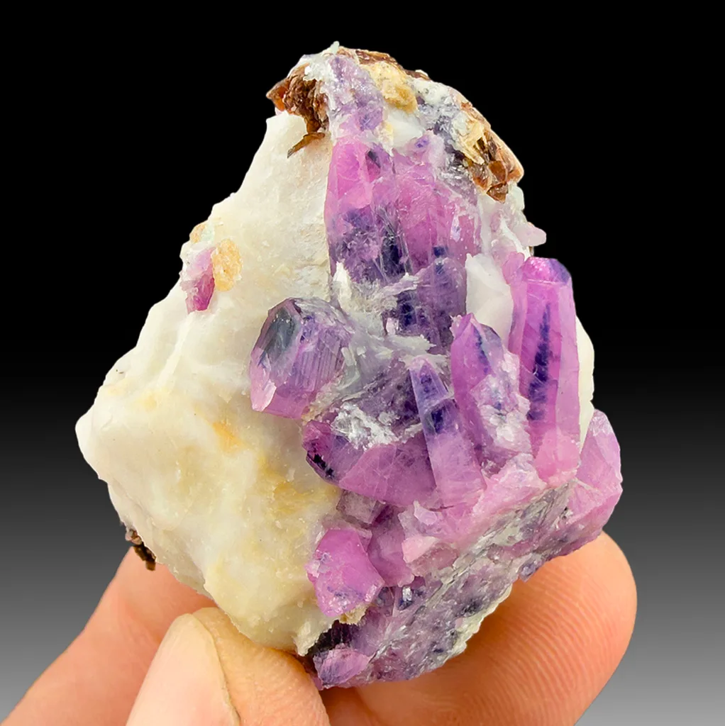 Corundum - image 1