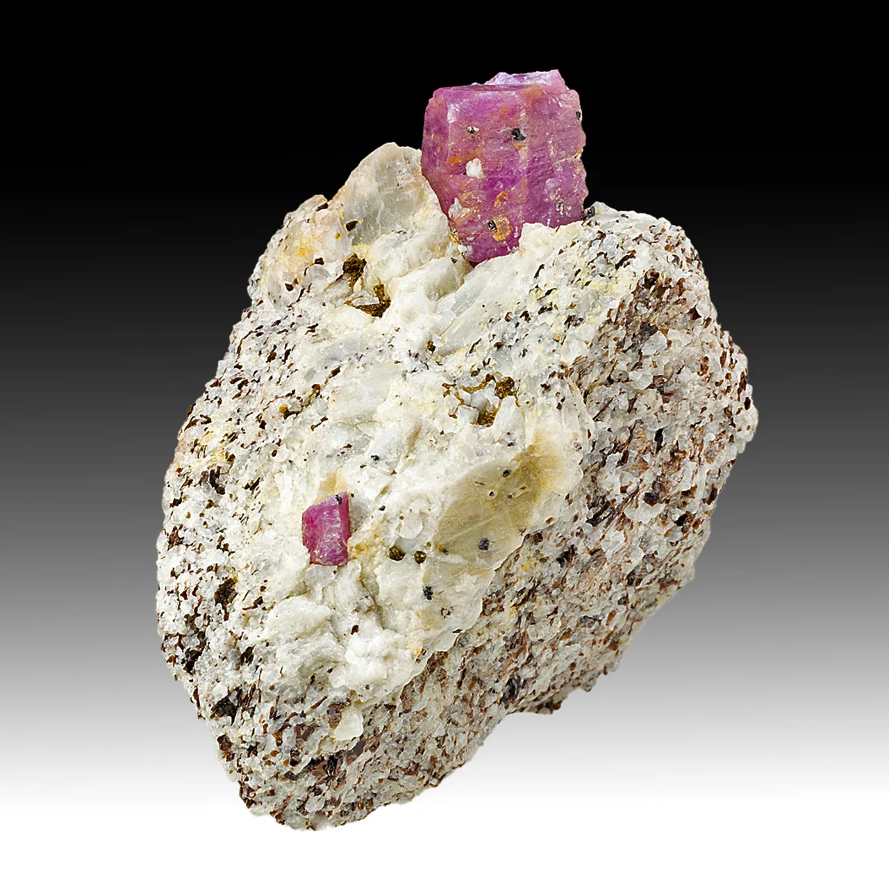 Corundum - image 1