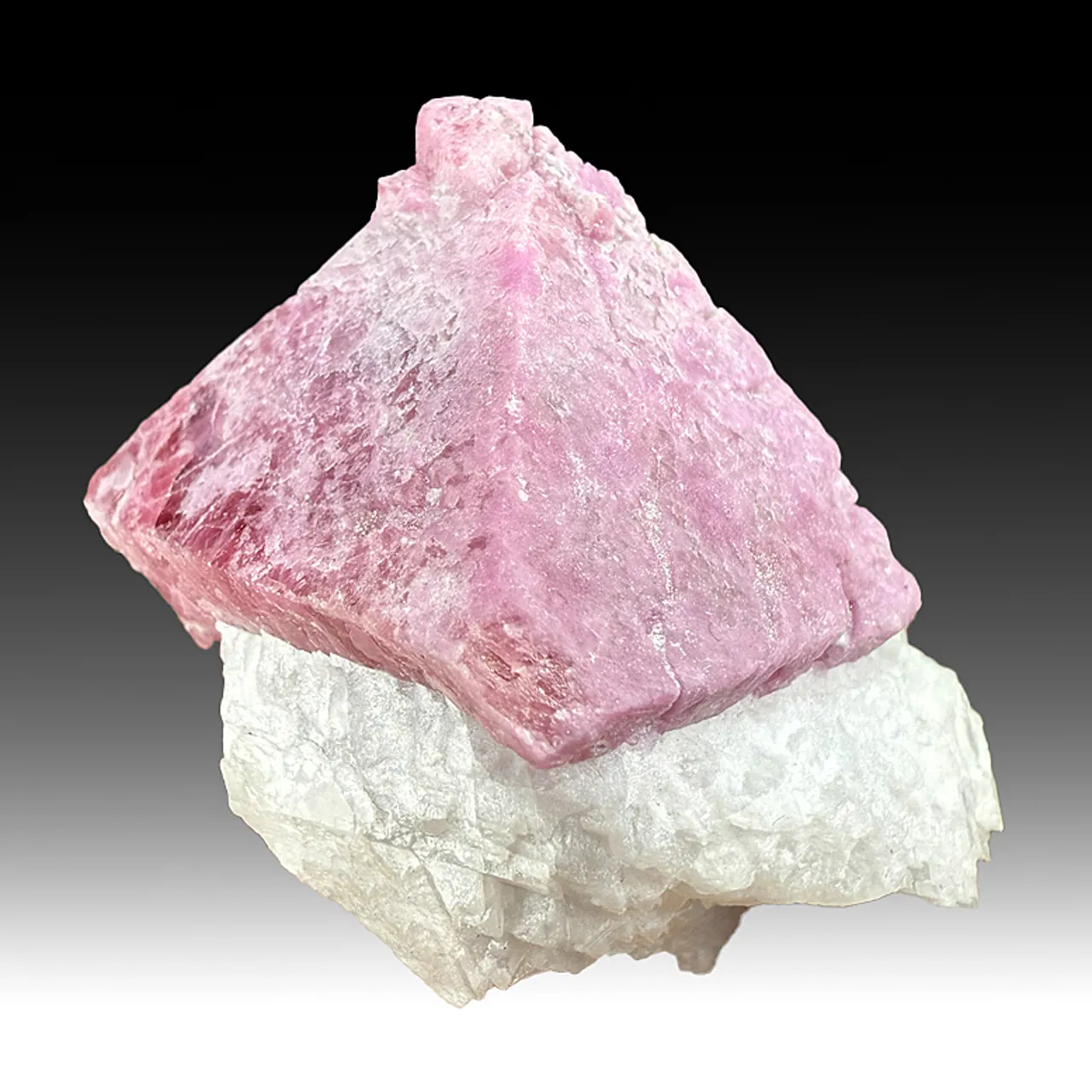 Corundum replacing Spinel - image 1