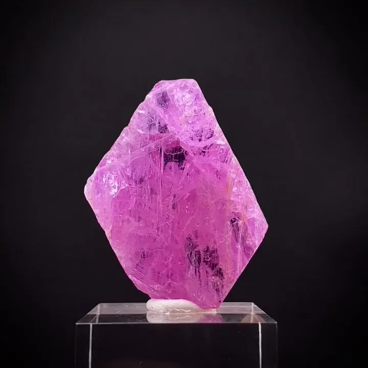 Corundum var. Pink Sapphire image