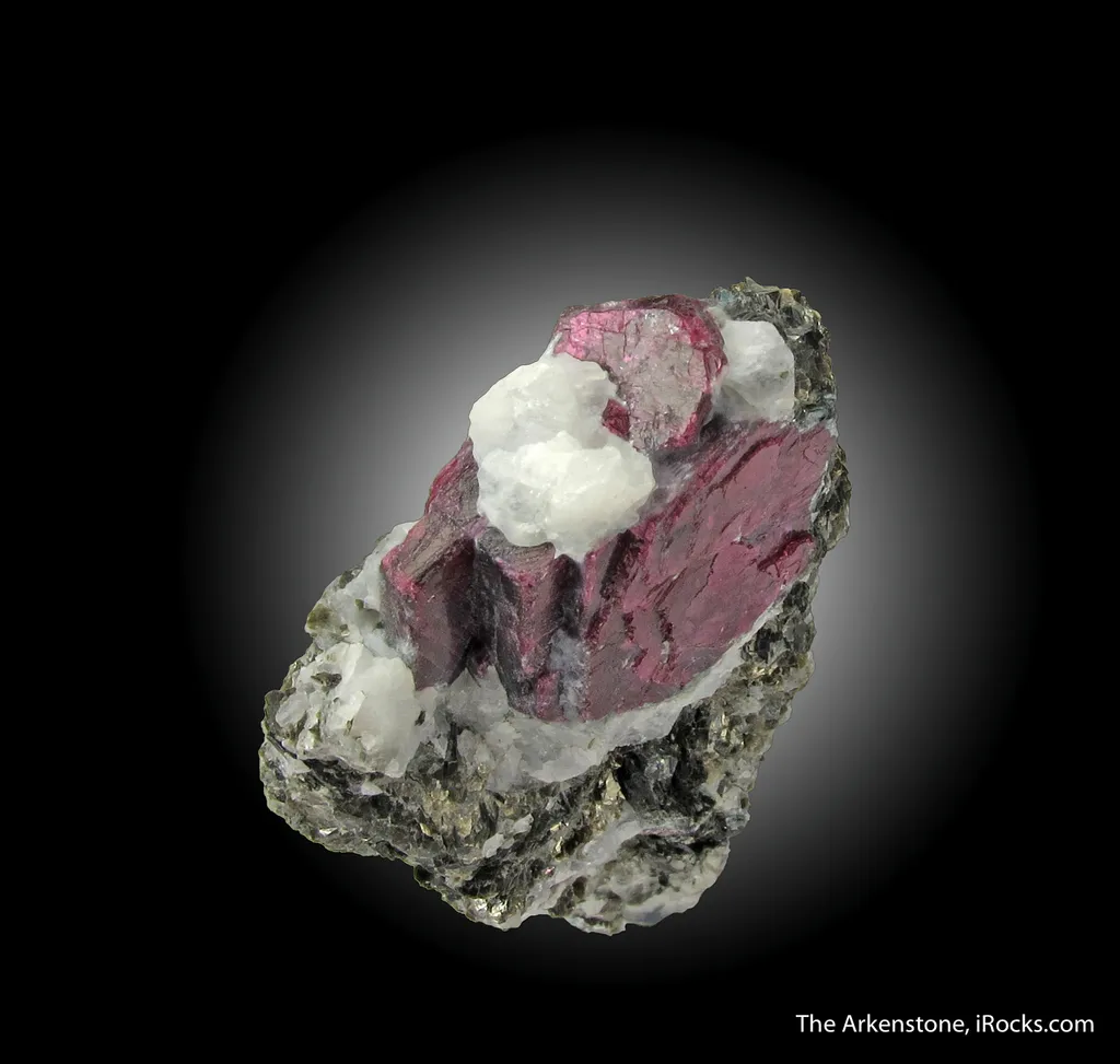 Corundum var. Ruby - image 3
