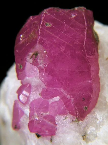 Corundum (Var: Ruby) - image 2