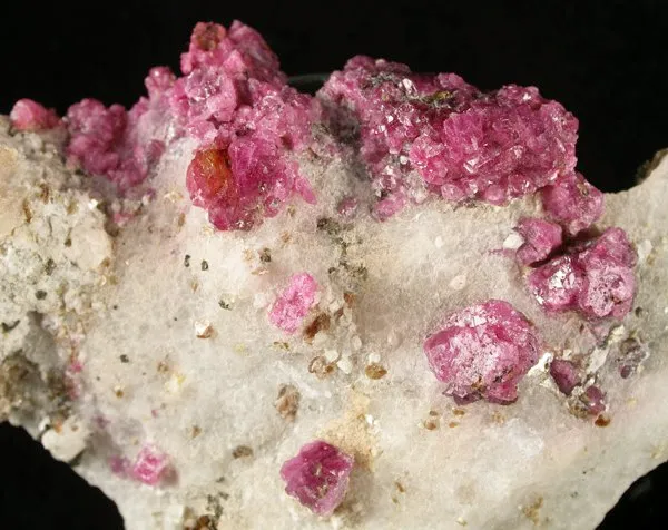 Corundum (Var: Ruby) - image 2