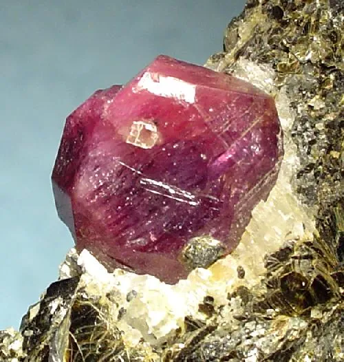 Corundum (Var: Ruby) - image 2