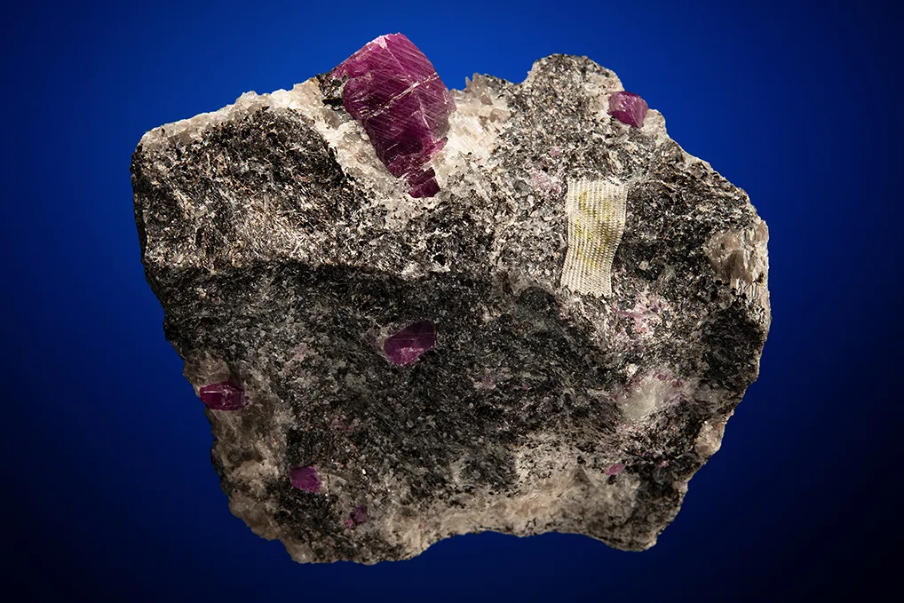 Corundum var. Ruby - image 3