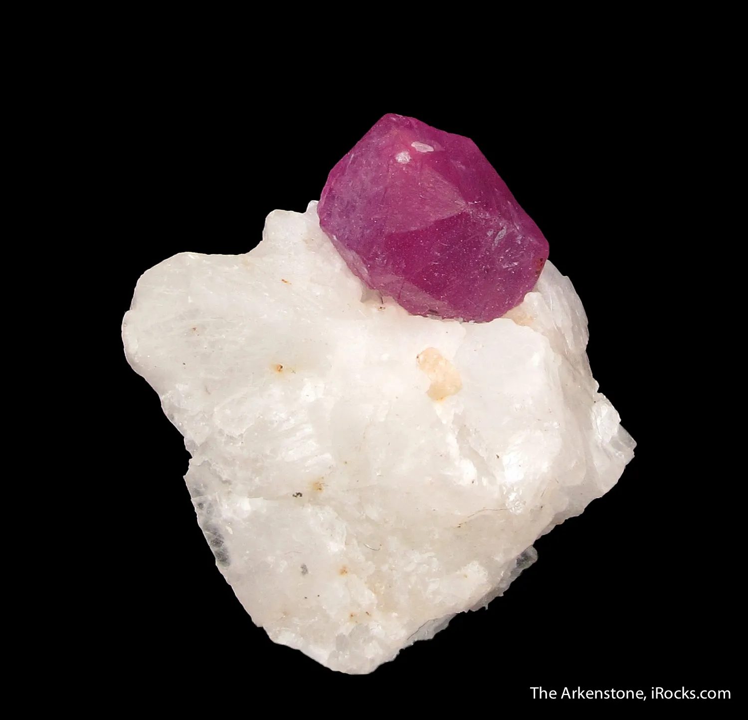 Corundum var. Ruby (fluorescent) - image 5