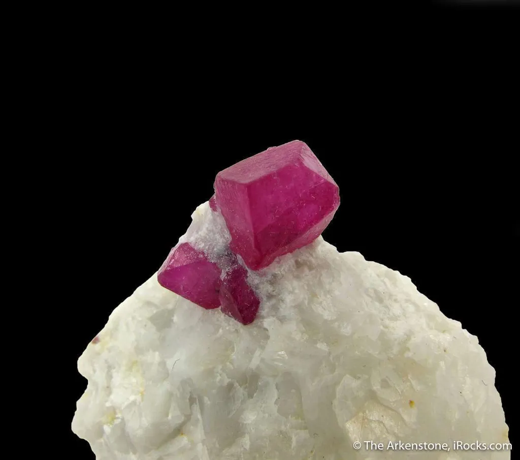 Corundum var. Ruby (fluorescent) - image 6