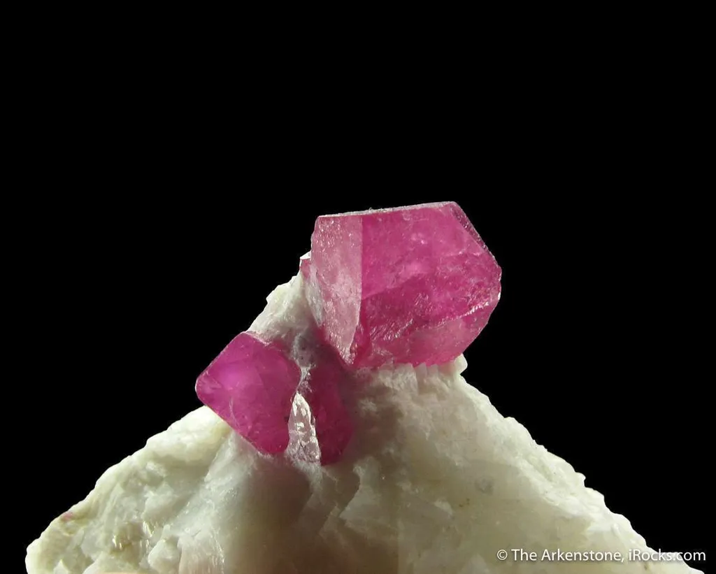 Corundum var. Ruby (fluorescent) - image 4