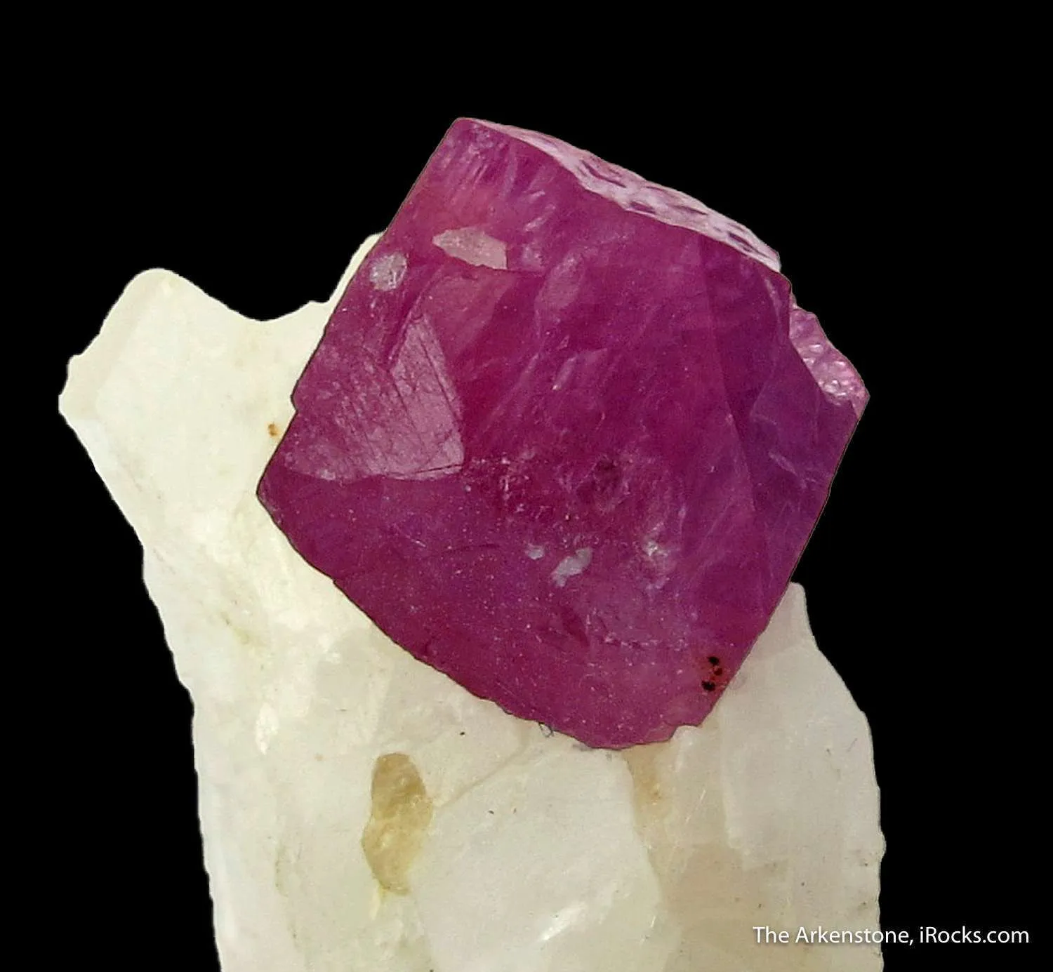 Corundum var. Ruby (fluorescent) - image 1