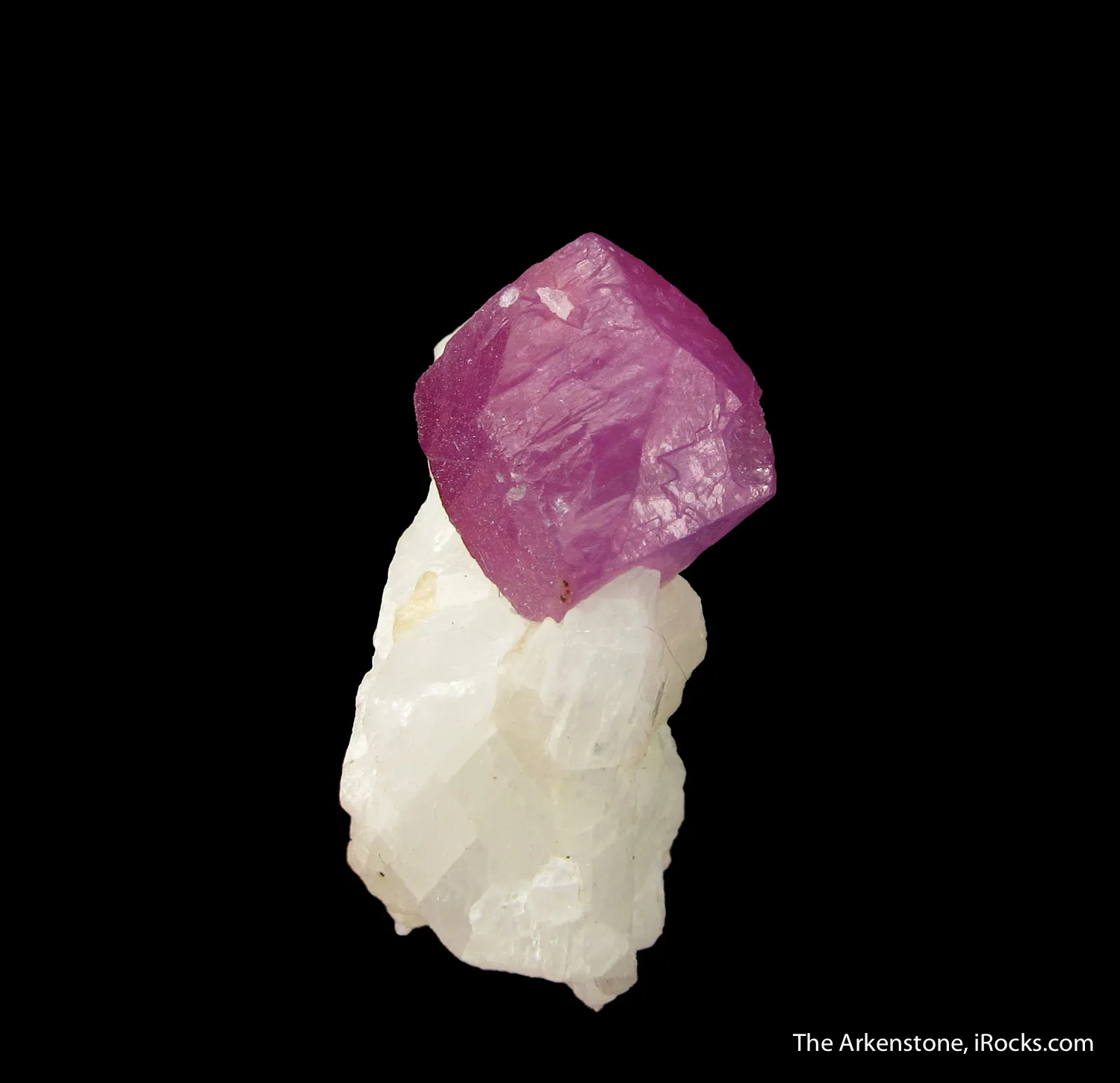 Corundum var. Ruby (fluorescent) - image 3