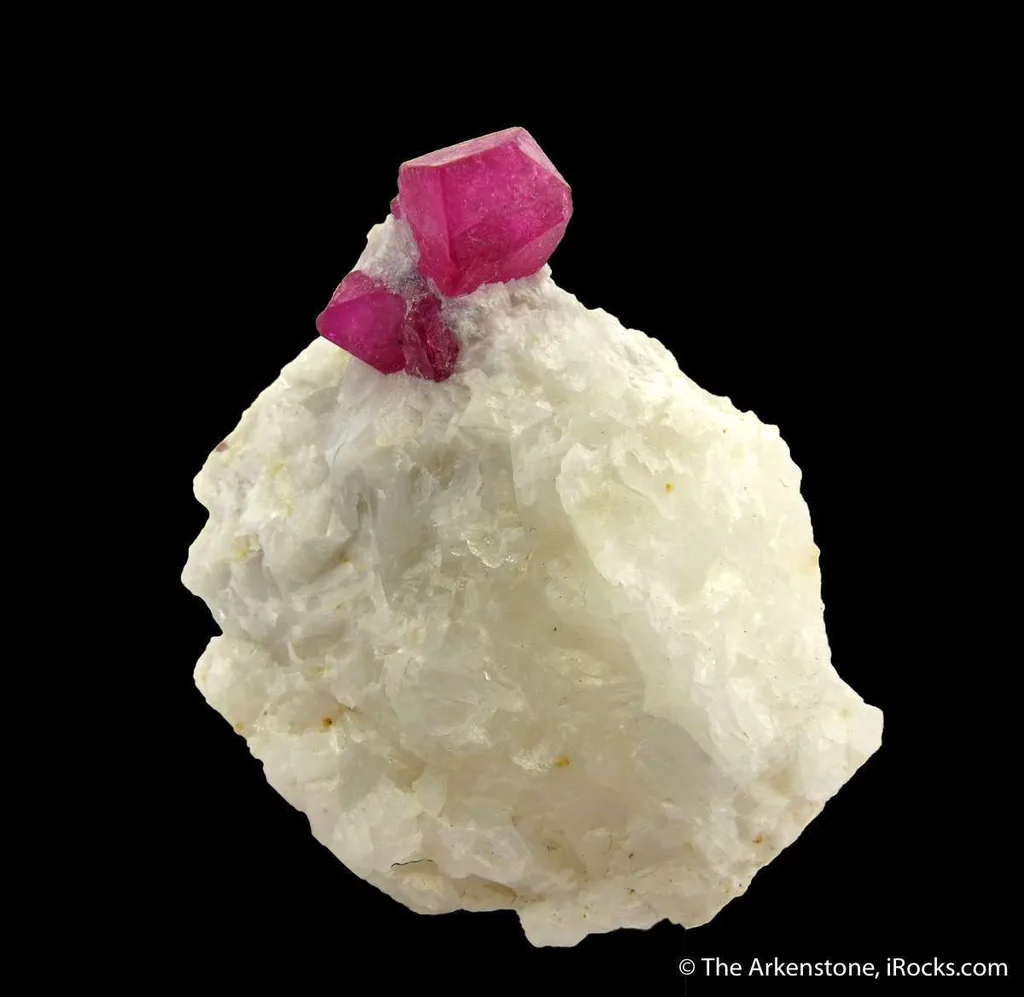 Corundum var. Ruby (fluorescent) - image 2