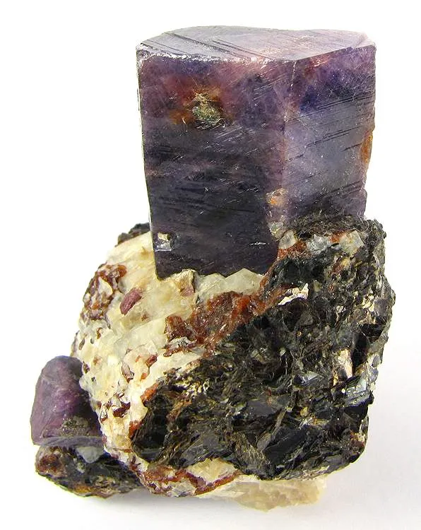 Corundum (Var: Sapphire) image
