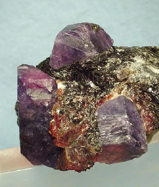 Corundum (Var: Sapphire) - image 2
