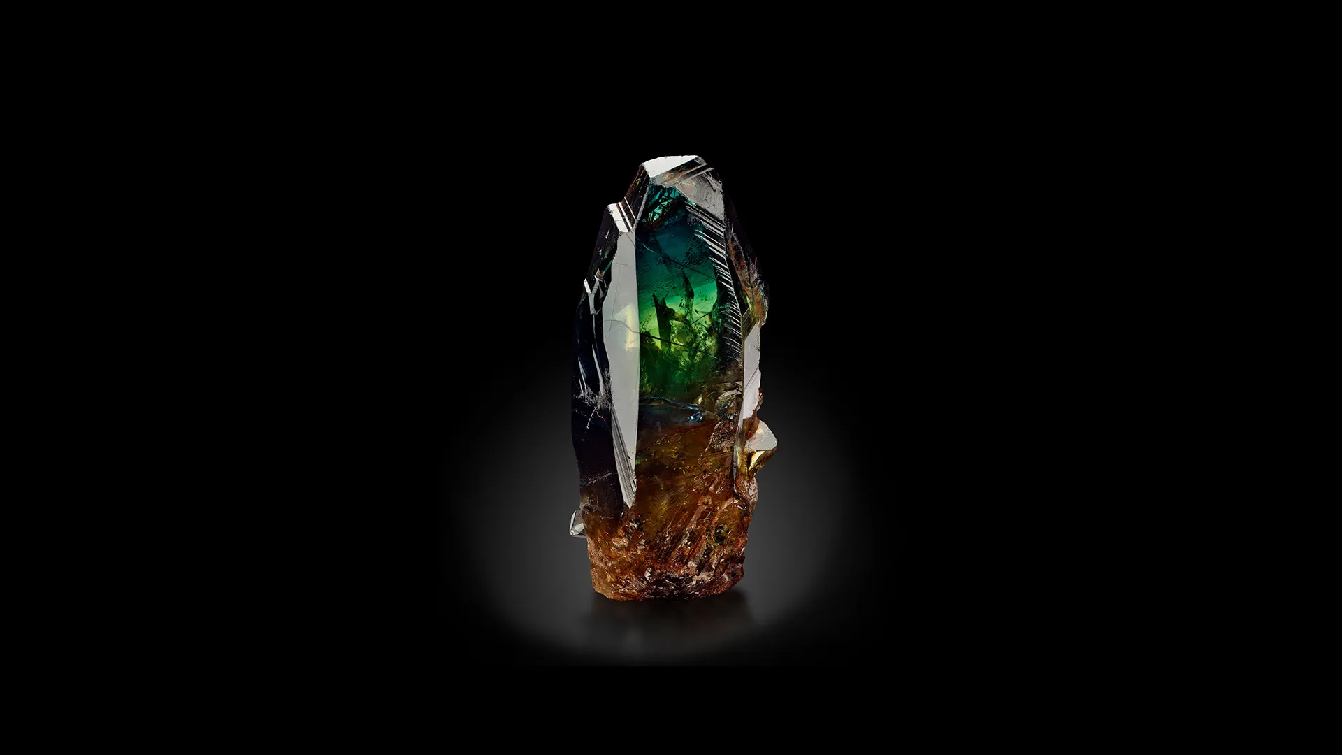 Corundum (var. Sapphire) - image 1