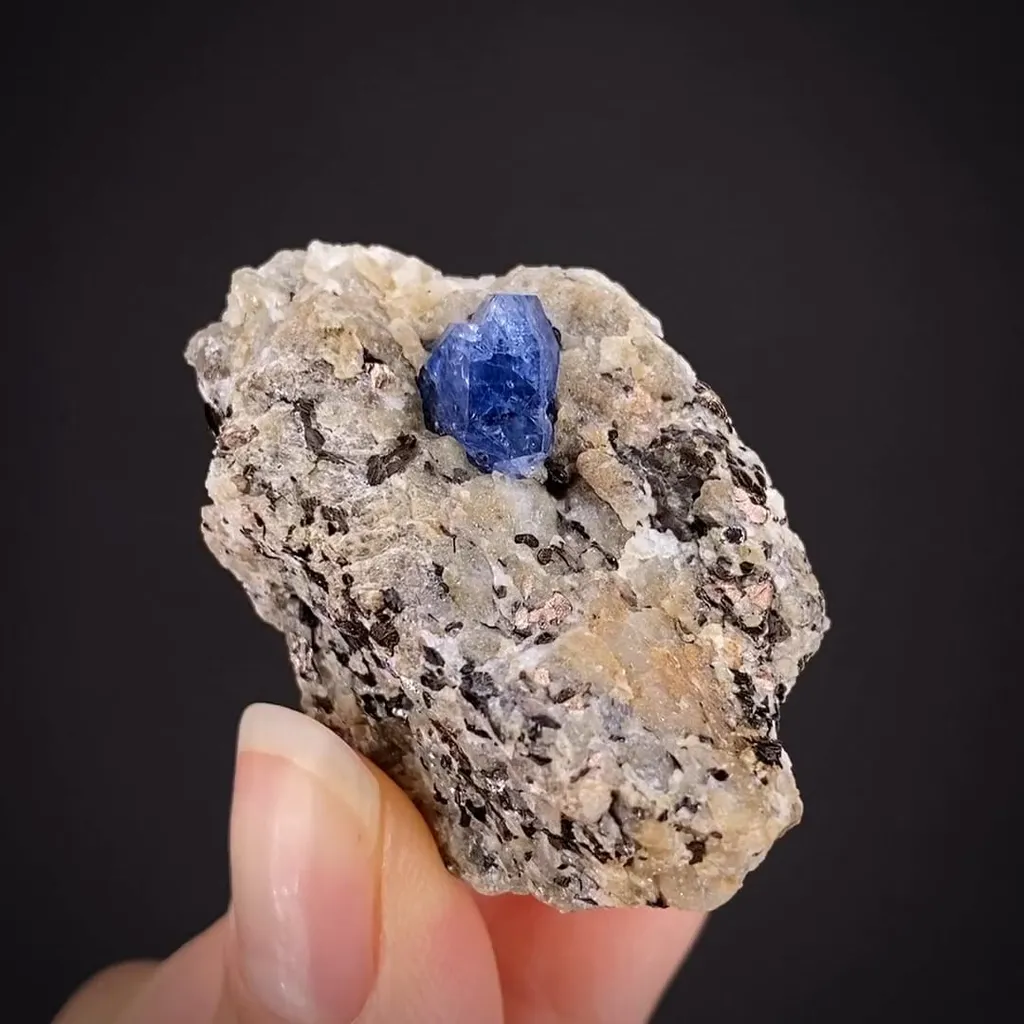Corundum var. Sapphire image