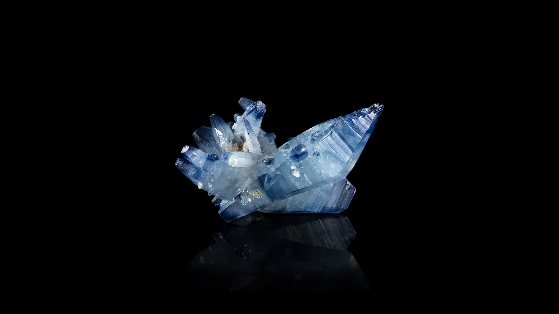 Corundum (var. Sapphire) - image 1