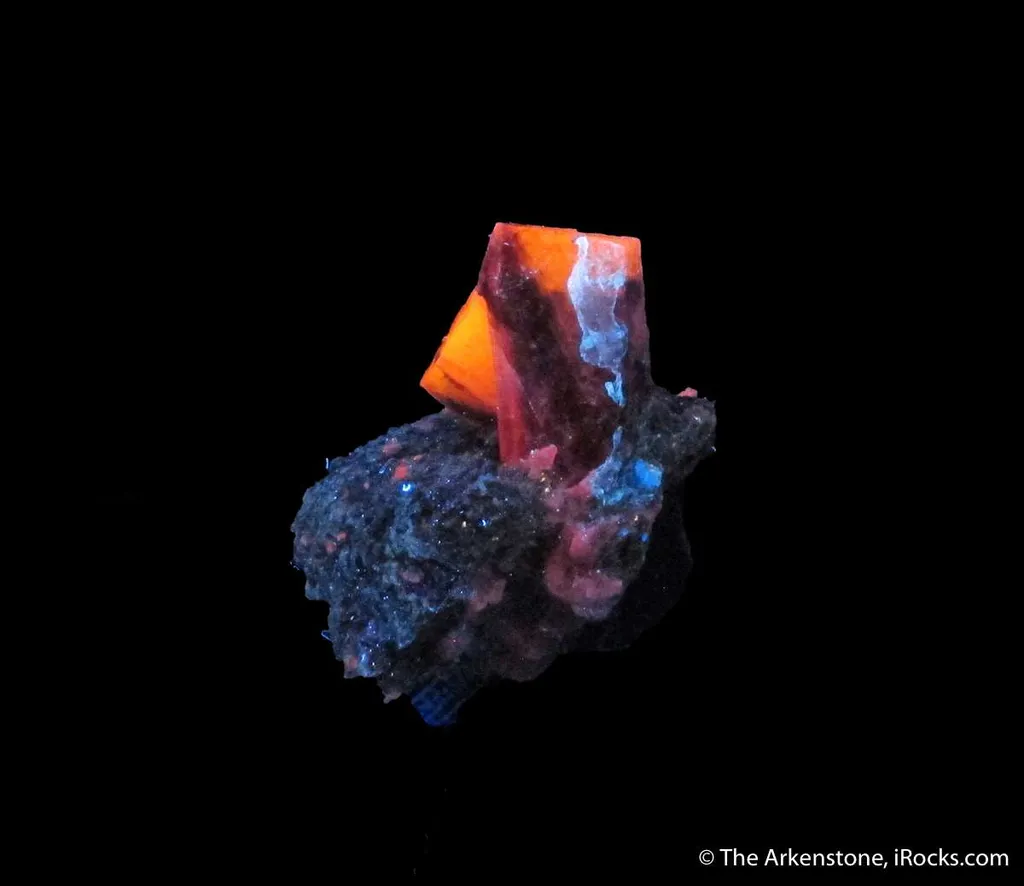 Corundum var. Sapphire (twinned) - image 6