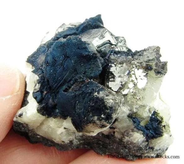 Covellite on Anglesite - image 3