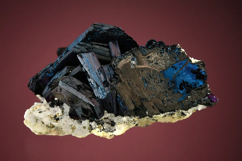 Covellite on Quartz - image 5