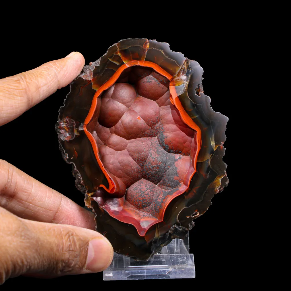 Crater Agate – Fluorescent Chalcedony Quartz from Chubut, Argentina (UV Reactive) - image 5