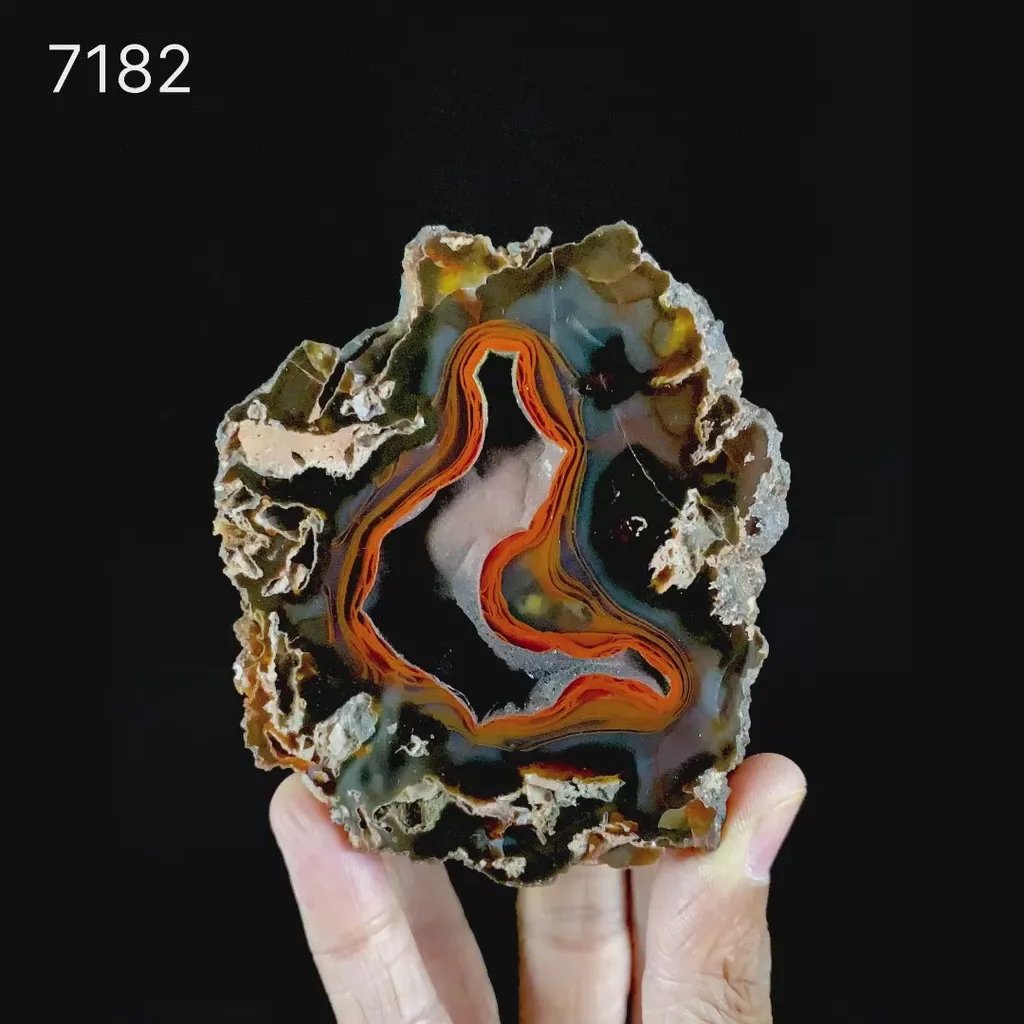 Crater Agate – Fluorescent Chalcedony Quartz Specimen from Chubut , Argentina (UV Reactive) - image 3