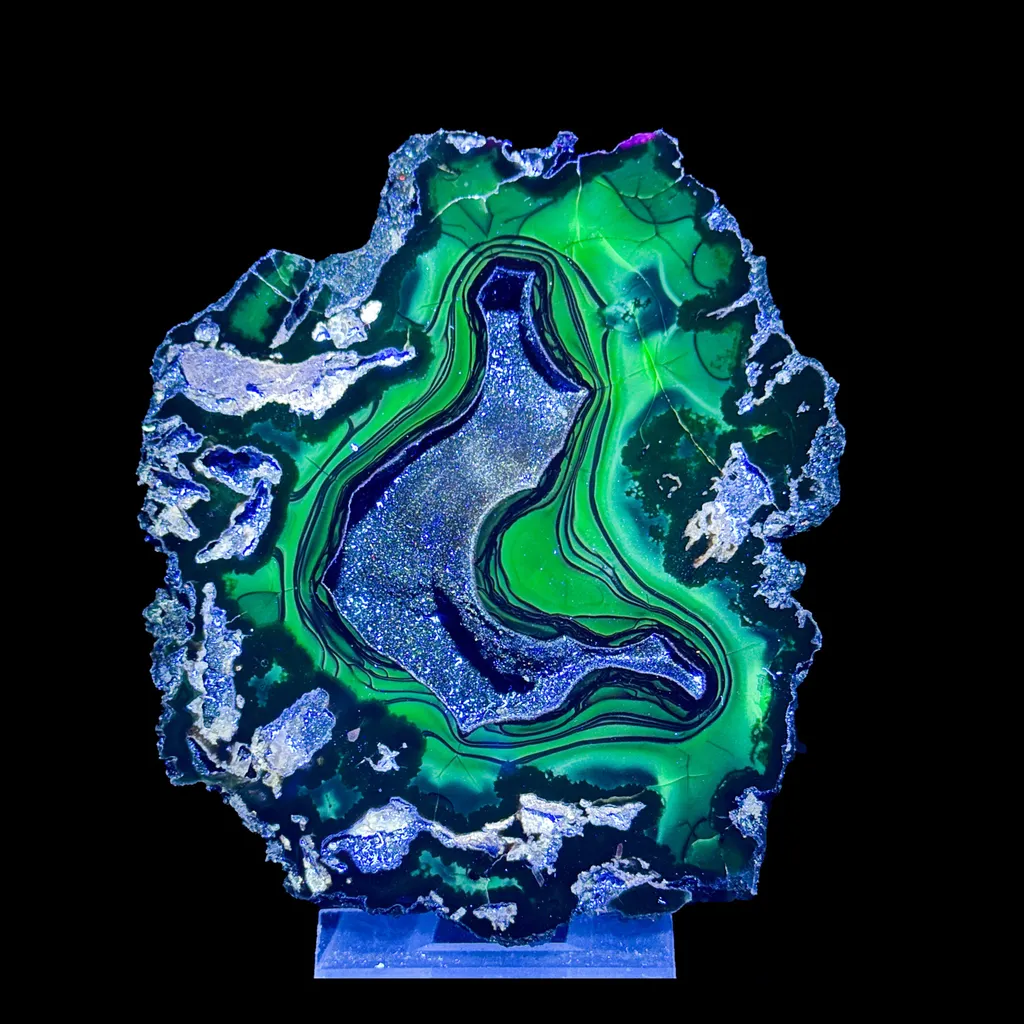 Crater Agate – Fluorescent Chalcedony Quartz Specimen from Chubut , Argentina (UV Reactive) - image 2