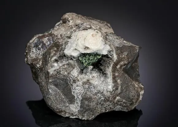 Crednerite with Hydrocerussite - image 1