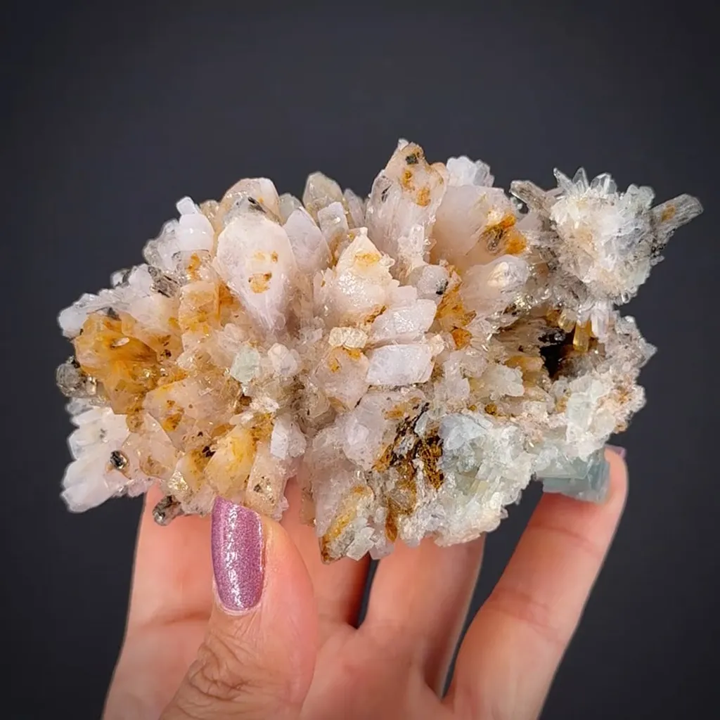 Creedite with Fluorite image