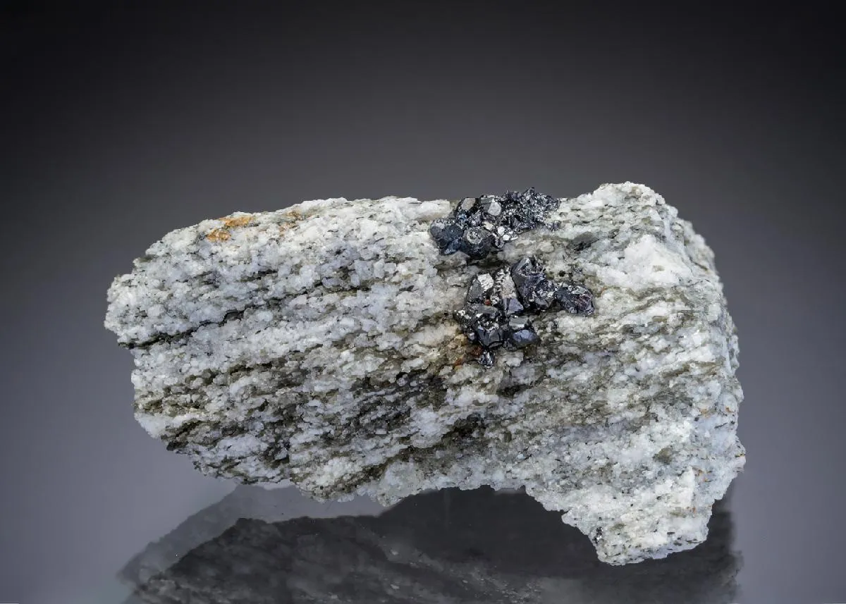 Crichtonite - image 1