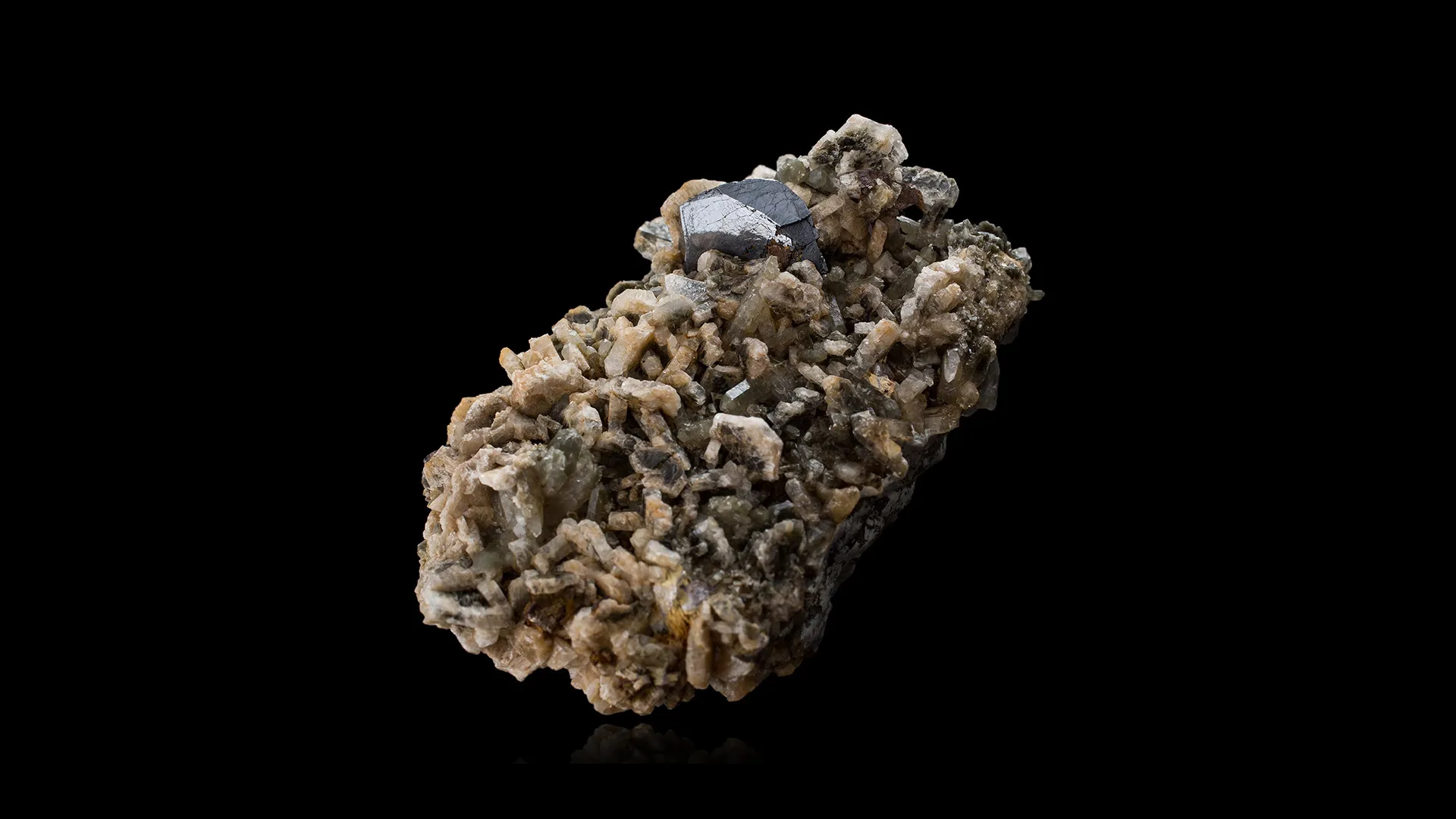 Crichtonite - image 1