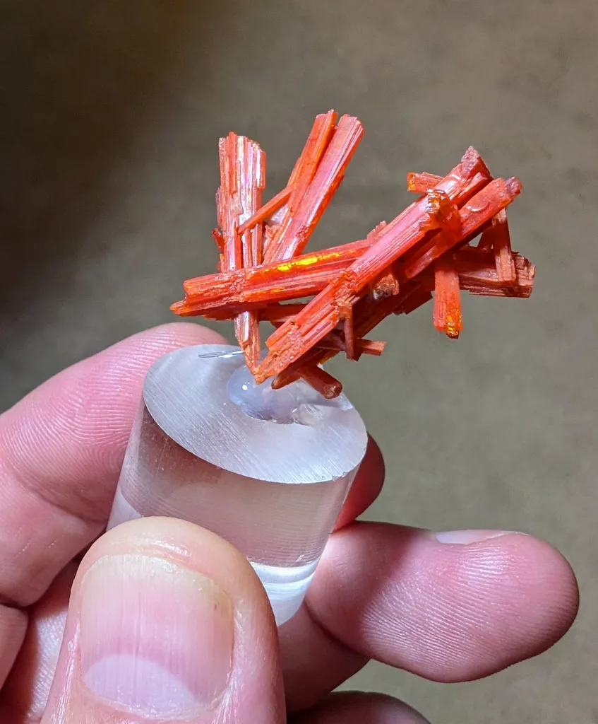 Crocoite from Australia, Tasmania, Dundas Extended Mine - image 3