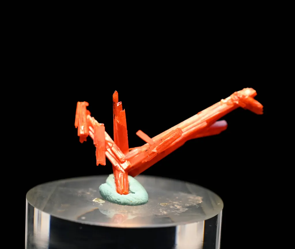 Crocoite from Australia, Tasmania, Dundas Extended Mine image