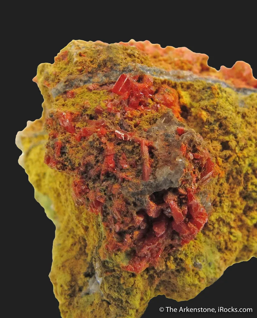 Crocoite w/Embreyite & Vauquelinite image