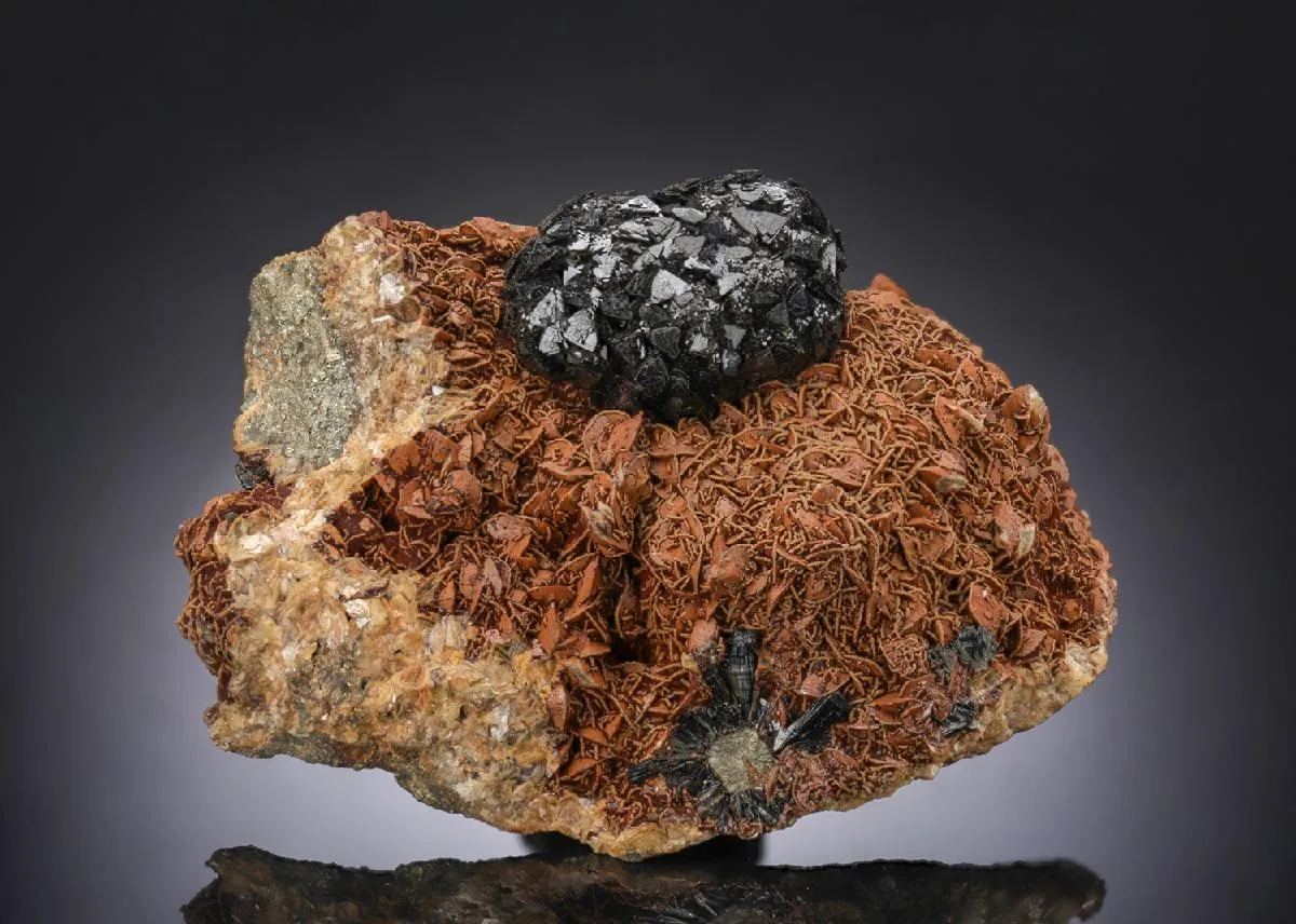 Cronstedtite on Siderite - image 1