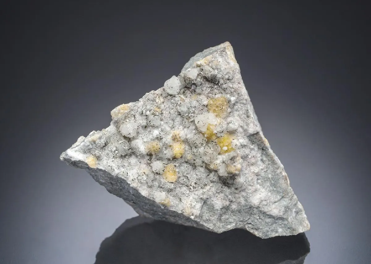 Cryolite with Weloganite - image 1
