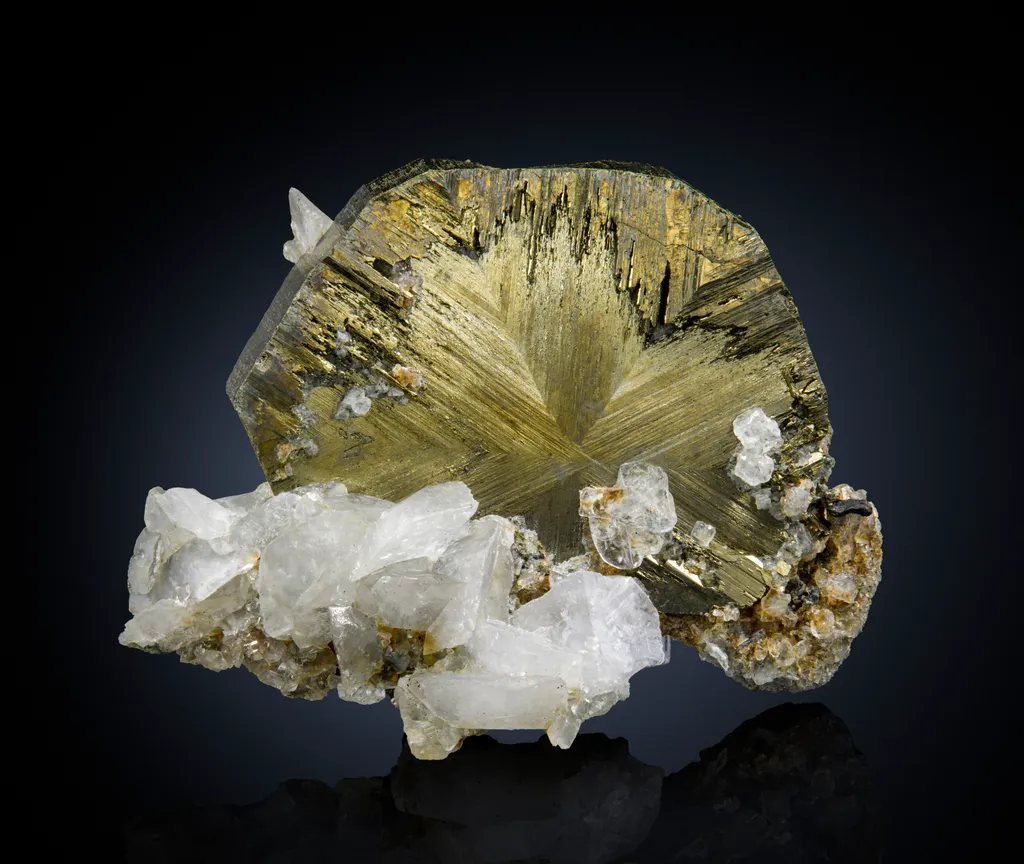 Cubanite on Calcite image