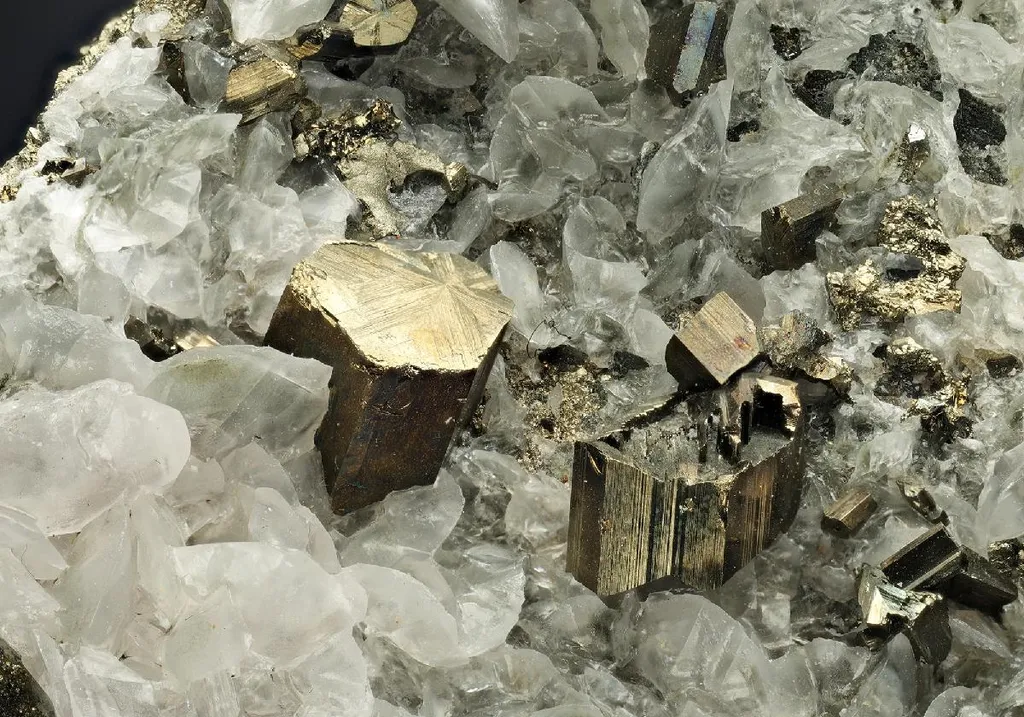 Cubanite with Calcite image
