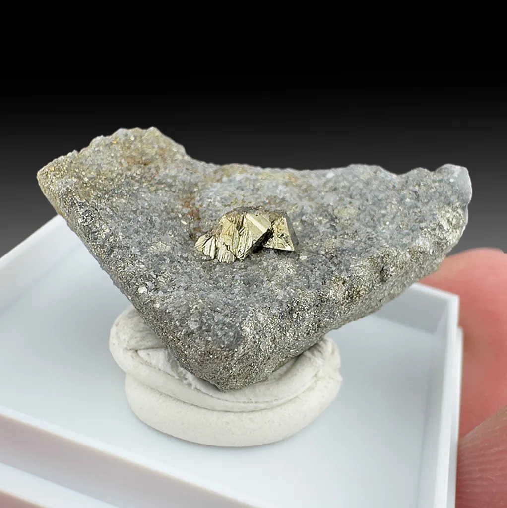 Cubanite with Calcite image