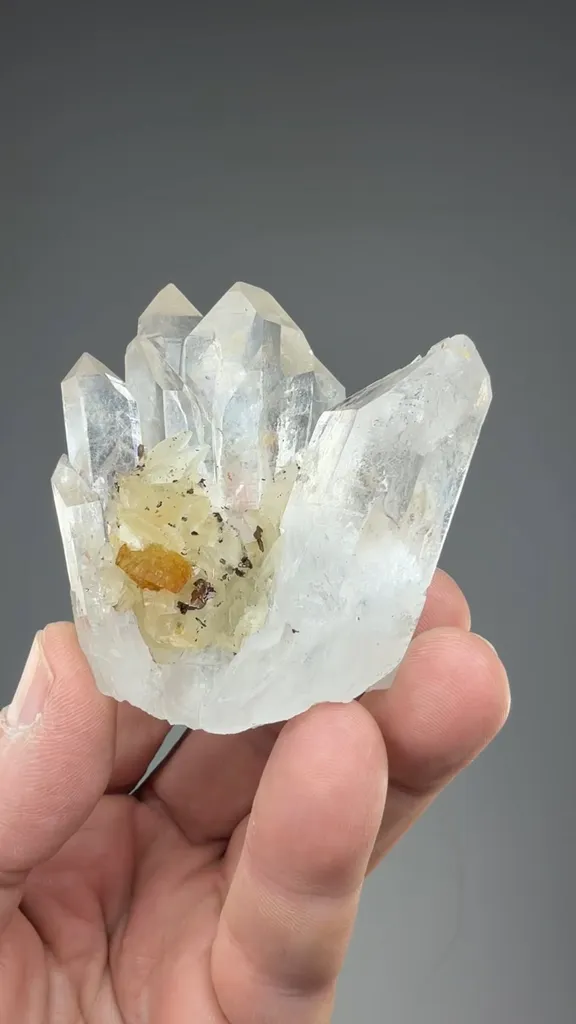 Cubanite with Pyrrhotite, Quartz - image 2