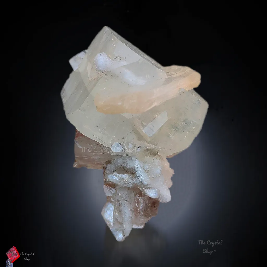 Cubic Apophyllite with stilbite and Chalcedony image