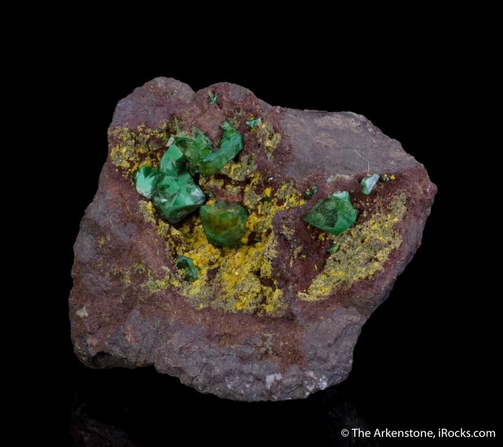 Cuprian Adamite on Tsumcorite - image 3