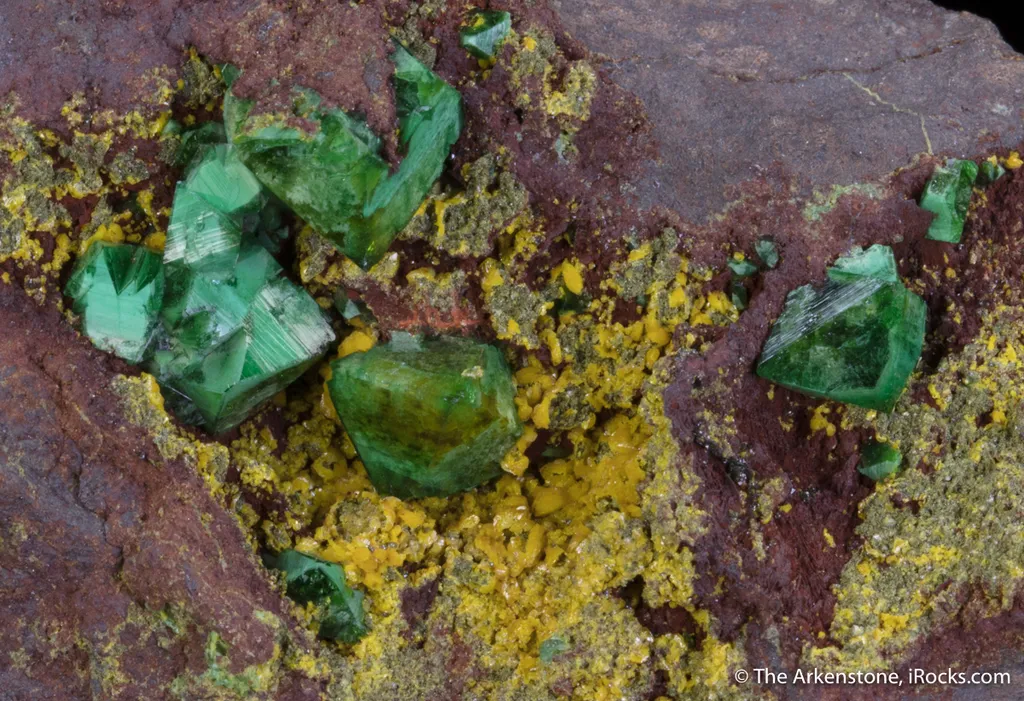 Cuprian Adamite on Tsumcorite image